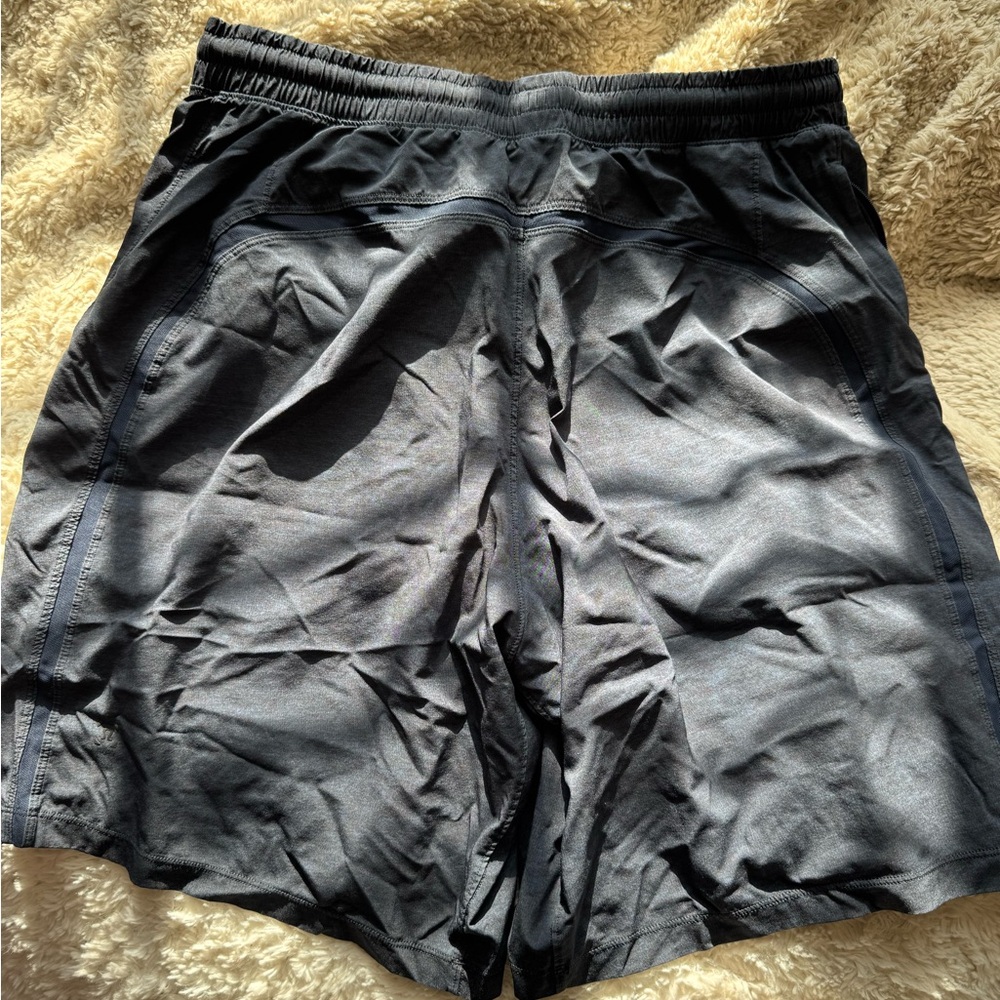 Men's Lululemon blue marl pace breaker shorts
